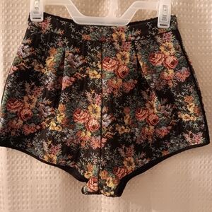 Ladakh tapestry shorts